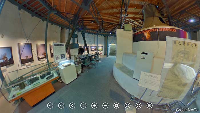 写真：天文台歴史館1階 全天球画像