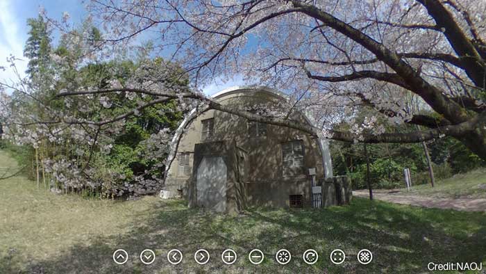 写真：ゴーチェ子午環室周辺 全天球画像