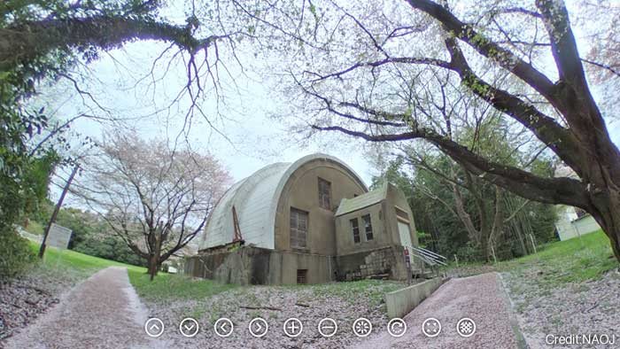 写真：ゴーチェ子午環室周辺 全天球画像