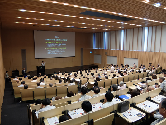清水敏文氏の講演のようす