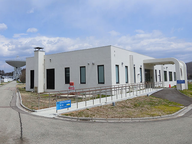 旧相関機室を改装して整備された野辺山展示室