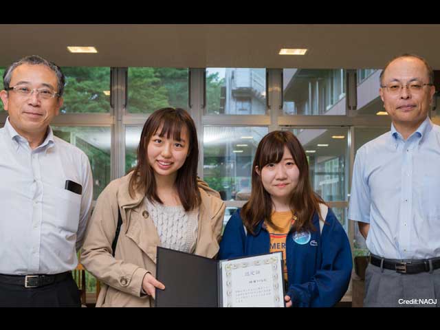 写真：施設公開20万人目記念写真
