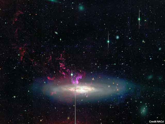 Active Galaxy NGC 4388 | NAOJ: National Astronomical
