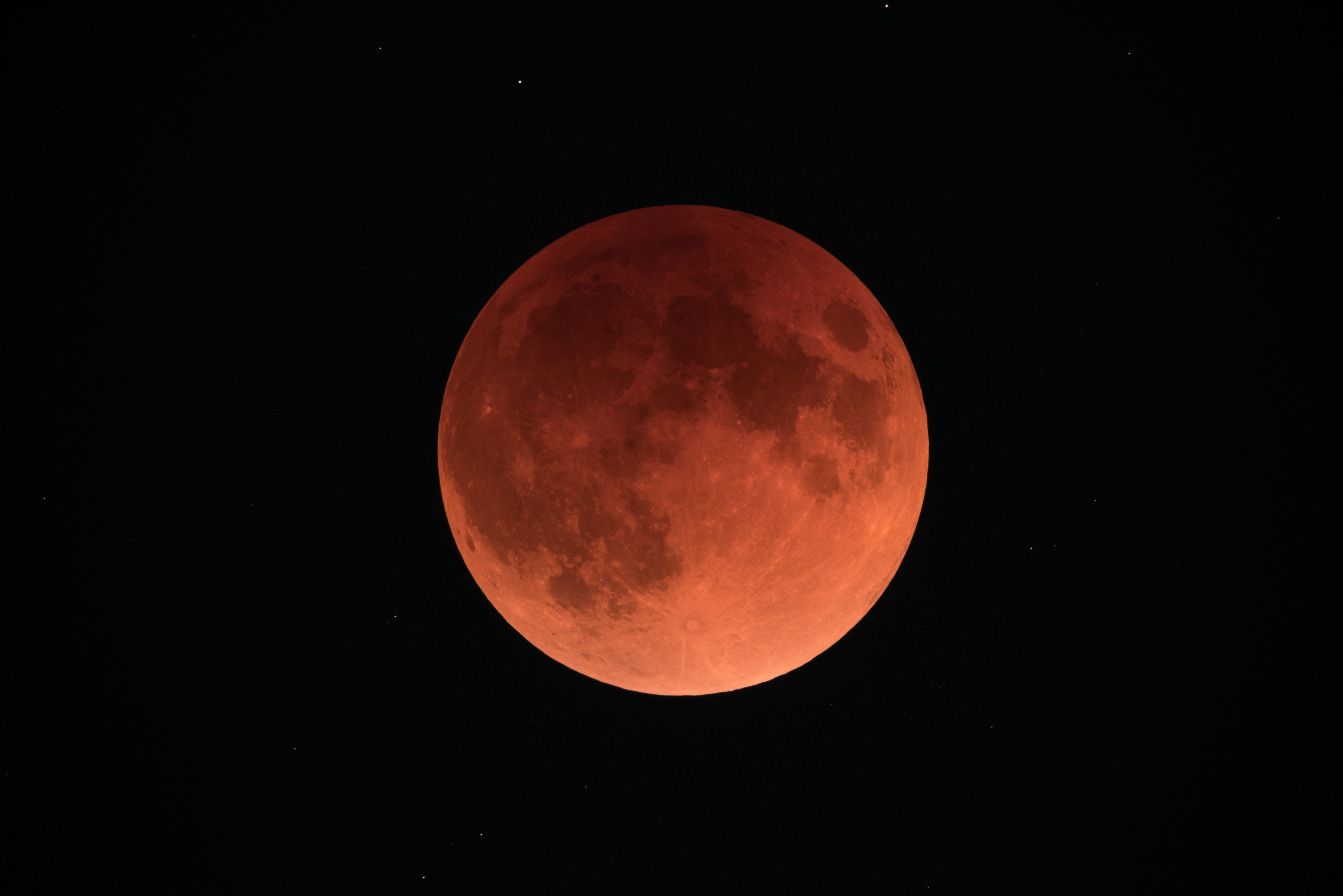 News - Total Lunar Eclipse - ALMA